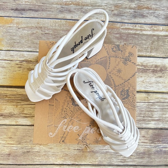 Free People Collection Colette Cinched Heel - Picture 5 of 7